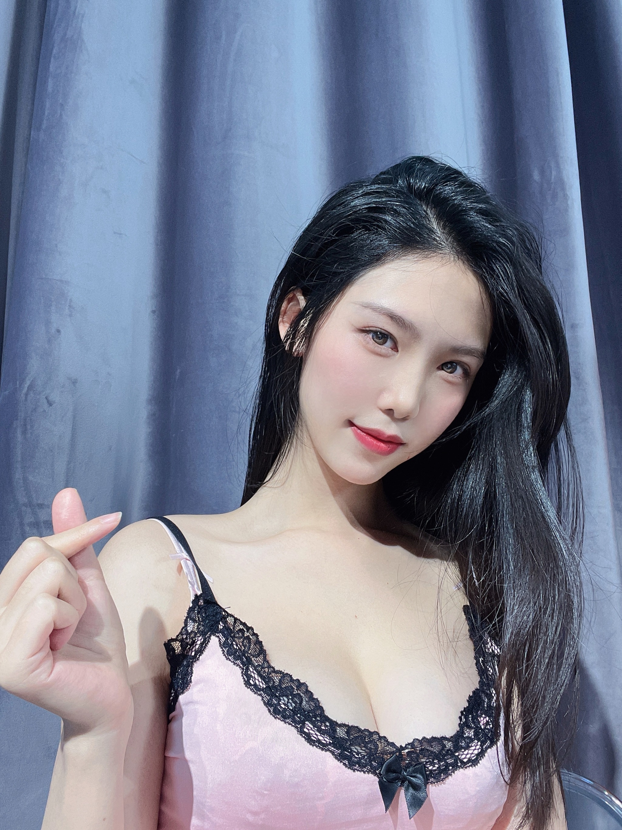 图片[1]-抖娘-利世 – NO.171  粉嫩女友 [16P-56MB ]-XikXak